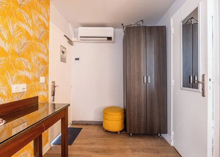 Hotel Relais Bergson Paris